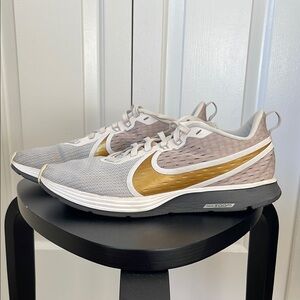 Nike Zoom Strike 2 Running Shoes AO1913-200 White Gold Silver Women's Size 10